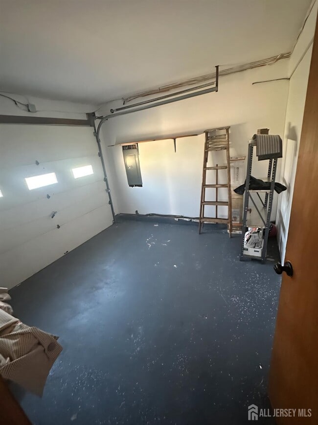 Building Photo - 182 Bloomfield Ave