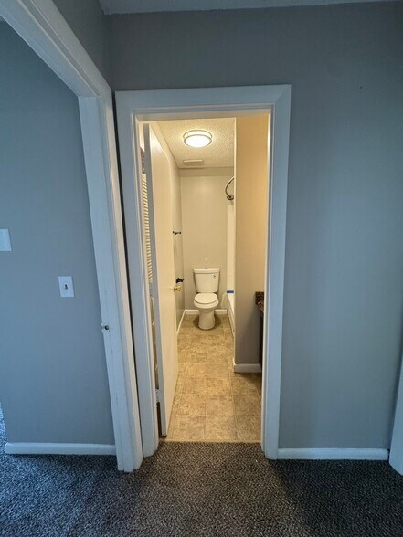 Building Photo - 5 Bradford Dr