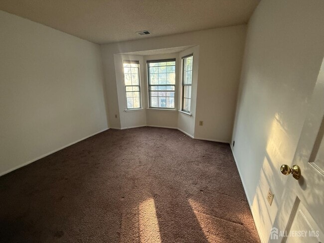 Building Photo - 125 Albury Way