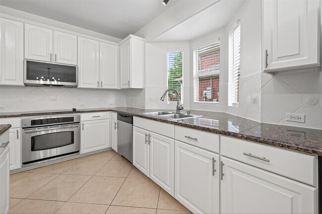 Building Photo - 8703 Silver Lure Dr