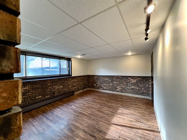 Building Photo - 312 S Lodge Ln