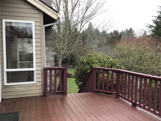 Building Photo - For Rent - Exceptional Murrayhill Location...