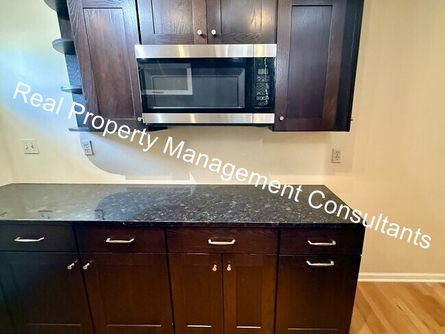 Building Photo - 1 Bedroom in Westport