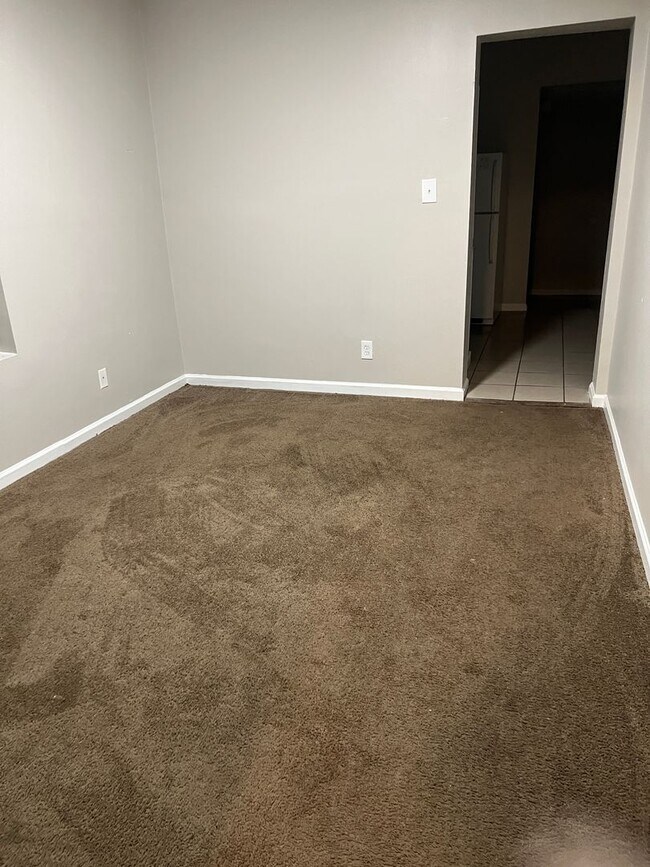 Building Photo - 1301 N Olney St