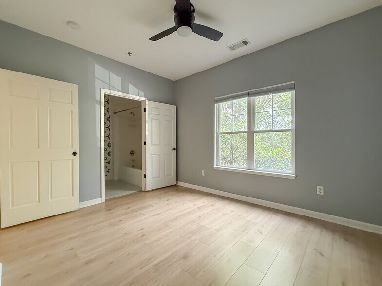 Building Photo - 64 Clingman Ave