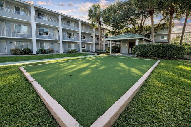 Building Photo - 125 Water Front Way