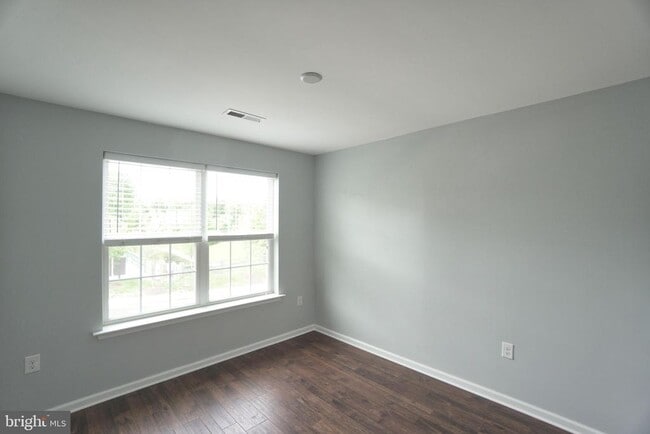 Building Photo - 1003 Chapman Cir