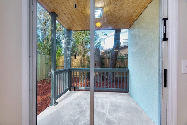 Building Photo - 203 E St