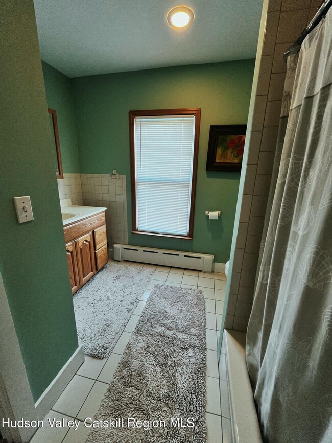 Building Photo - 6 Penrose Park