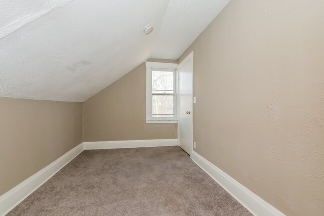 Building Photo - 4258 Laurel Ave
