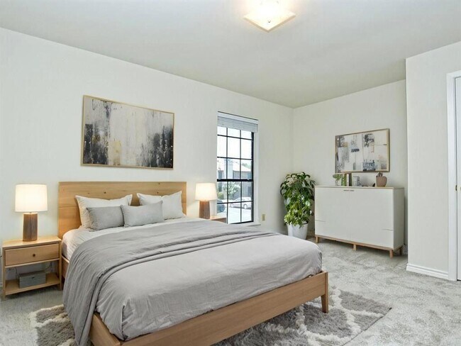 Building Photo - 4159 Steck Ave