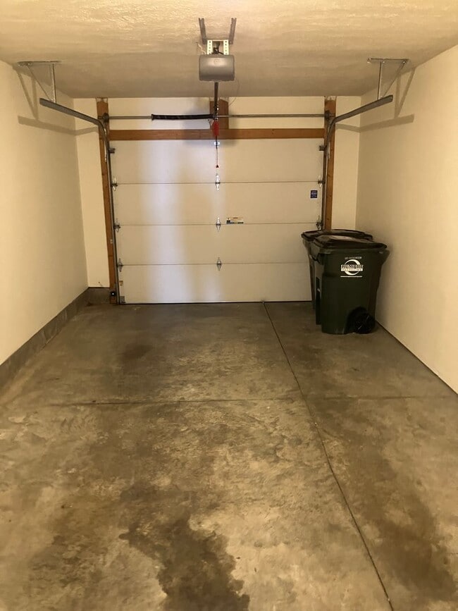 Building Photo - 1035 Laurel Tree Ct