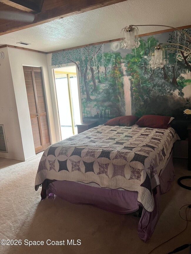 Building Photo - 8154 Ridgewood Ave