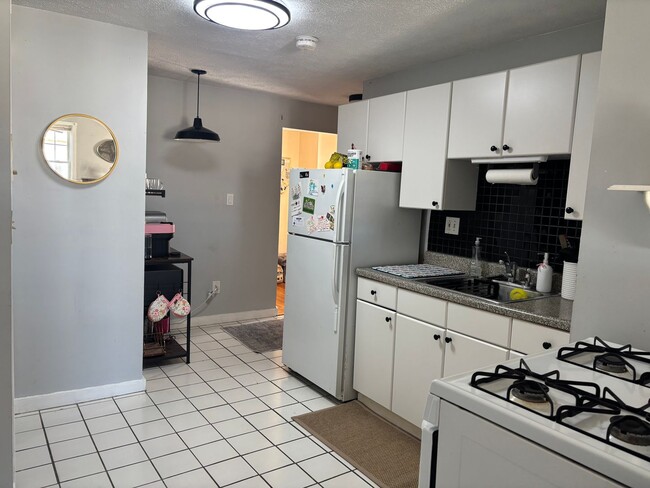 Building Photo - South Boston 2bed / 1bath with- $3500 Fall 2026 - No Broker Fee