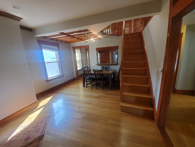 Building Photo - 2BD 2 Bath With Loft in Cambridge Central ...