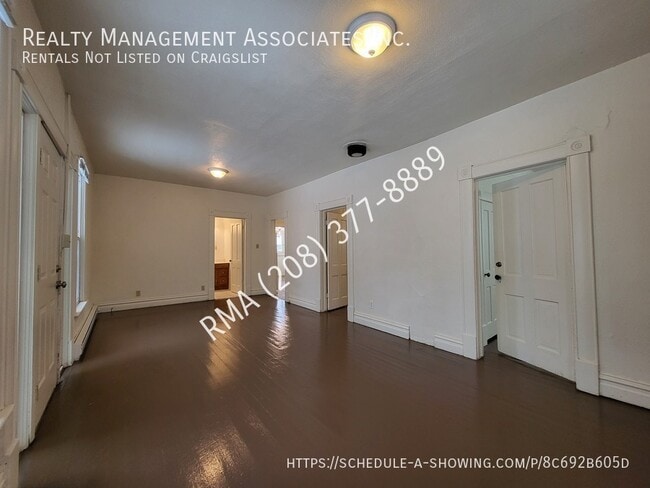 Building Photo - 1502 Heron St