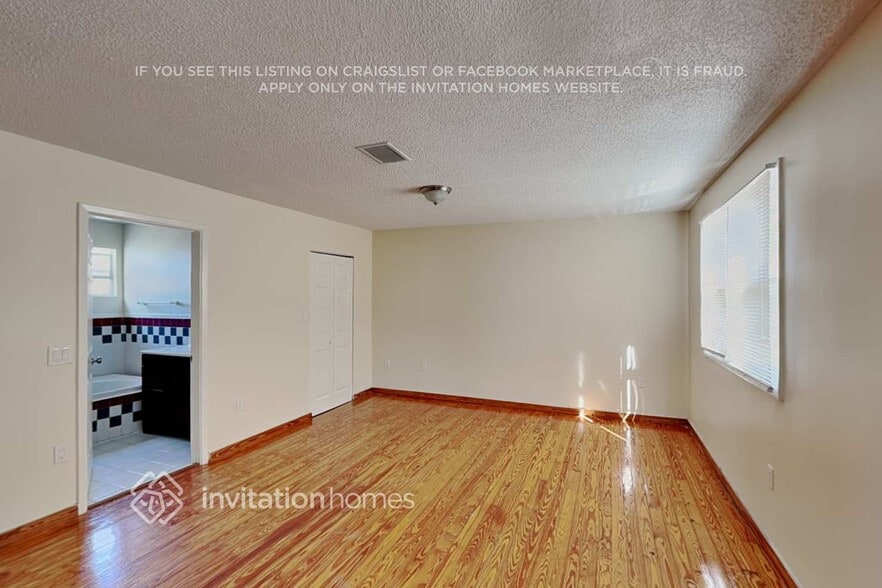 Building Photo - 9853 SW 221st St Rd
