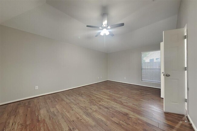 Building Photo - 2146 Berkshire Elm St