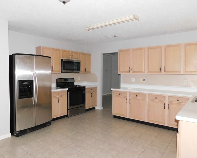 Building Photo - 29322 Fox River Dr