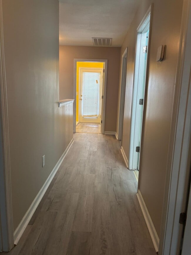 Building Photo - 1825 Polaris Dr