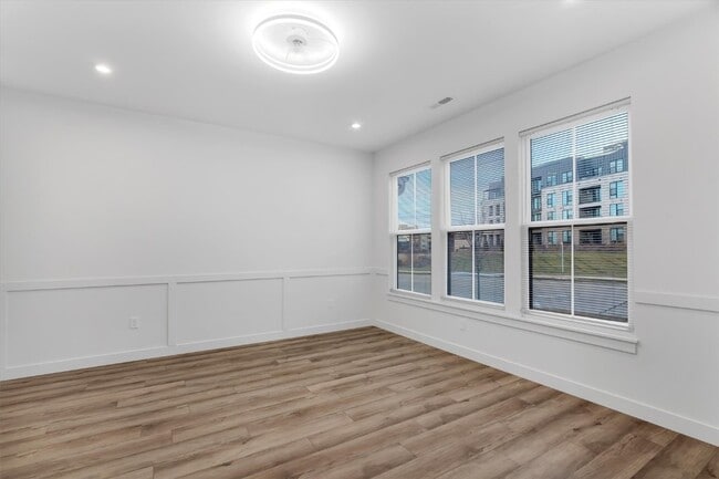 Building Photo - 304 Indigo Ct