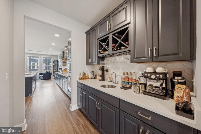 Building Photo - 101 Milvian Wy SE