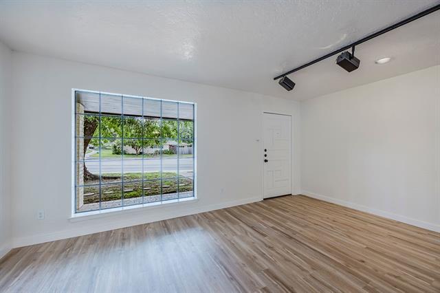 Building Photo - 6509 S Hulen St