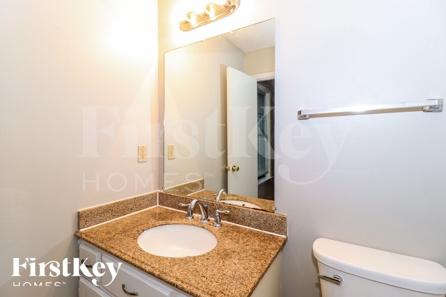 Building Photo - 6990 Scepter Cove