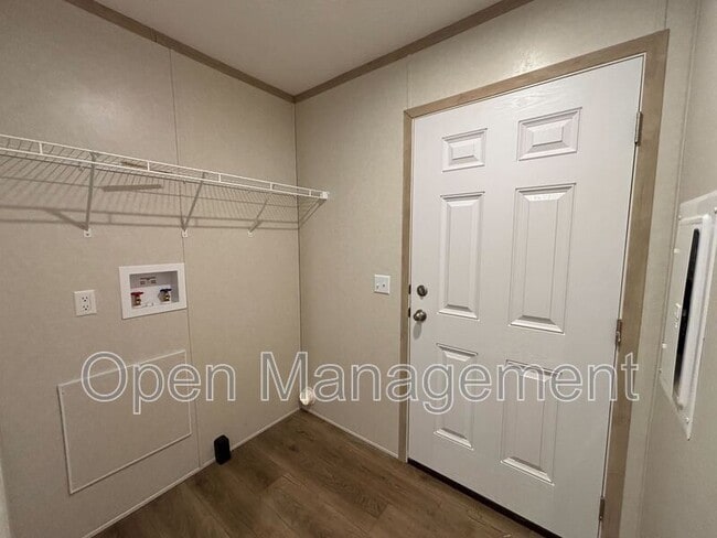 Building Photo - 725 S 12th St