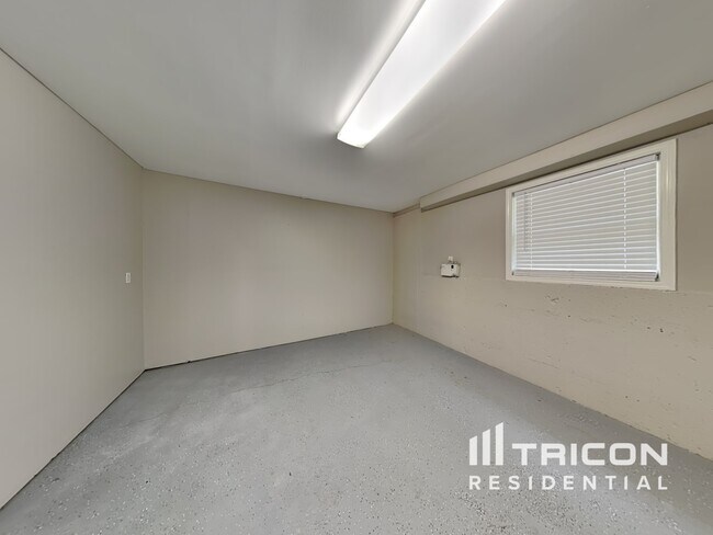 Building Photo - 603 Baymist Ct
