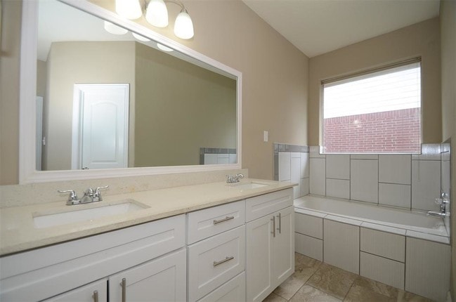 Building Photo - 6243 Piedra Negras Ct