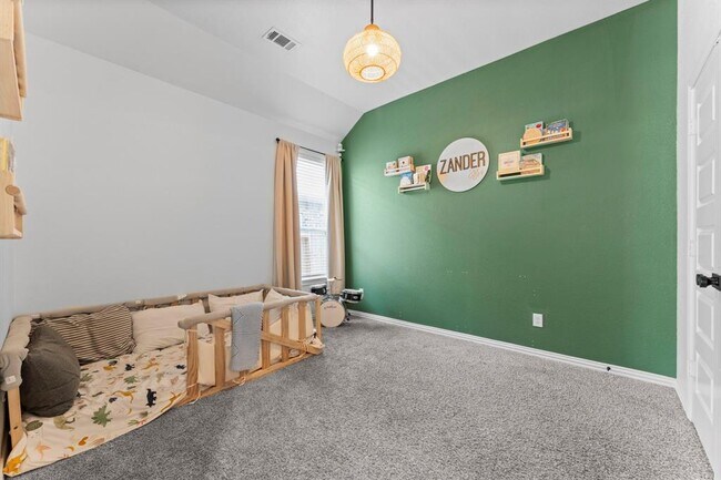 Building Photo - 40560 Goldeneye Pl