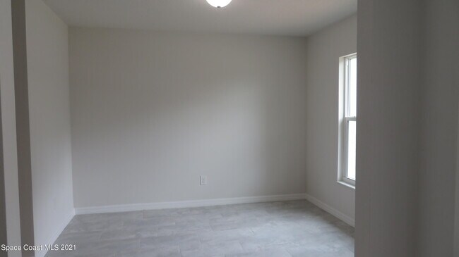 Building Photo - 1611 Saipan St SE