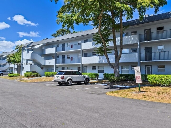 Building Photo - 8401 Lagos De Campo Blvd