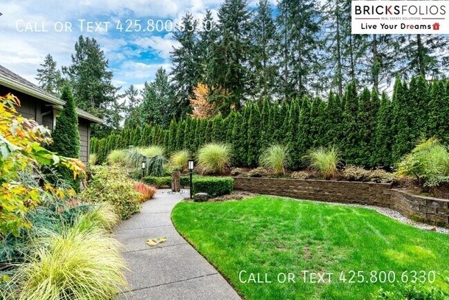 Building Photo - Discover the Perfect Blend of Comfort and ...