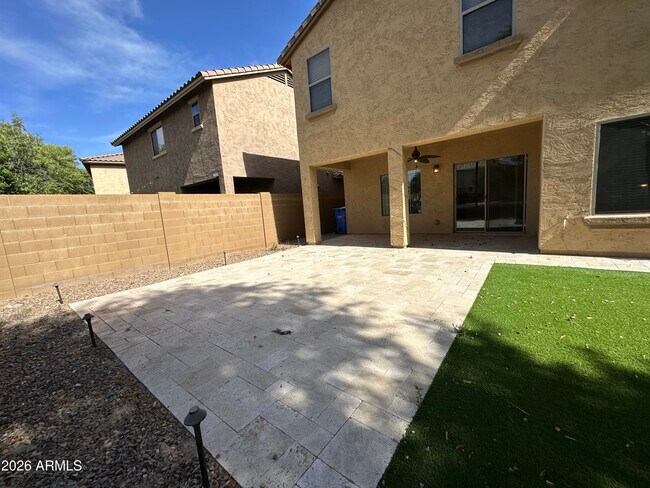 Building Photo - 2138 W Marconi Ave