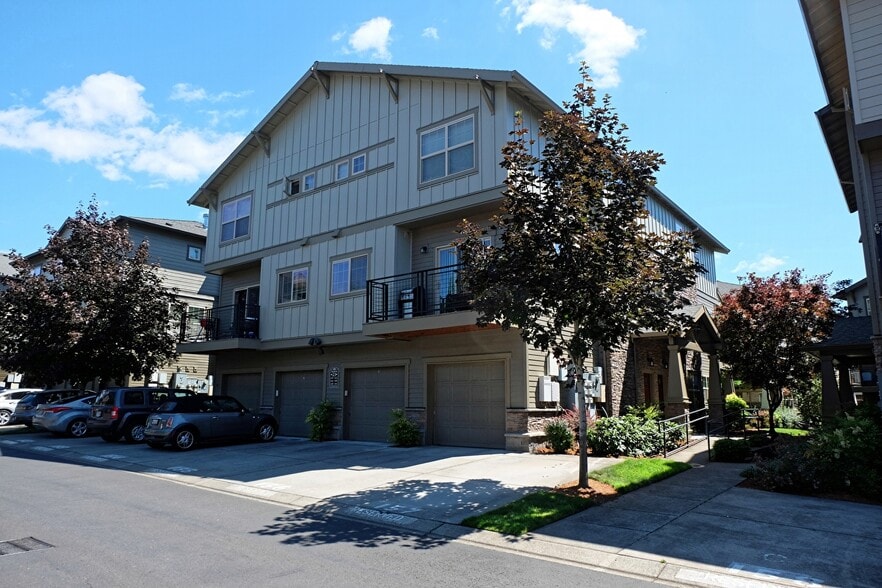 Building Photo - 618 NE Garswood Ln