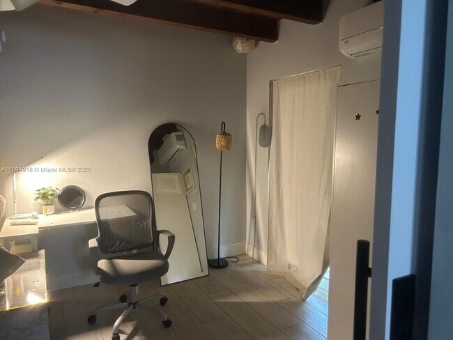 Building Photo - 6431 SW 64th Ct