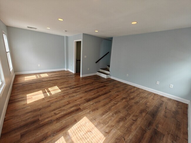 Building Photo - 102 Mt Pleasant Ave