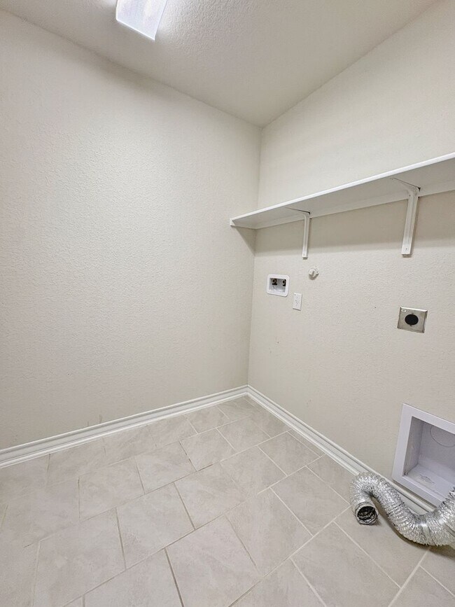 Building Photo - 13522 Whisper Bnd