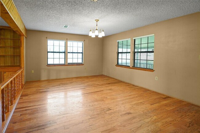 Building Photo - 22855 E Martin Dr