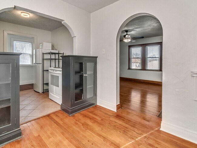 Building Photo - Charming 1 bed | 1 bath in great location