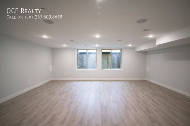 Building Photo - 1527 N Franklin St