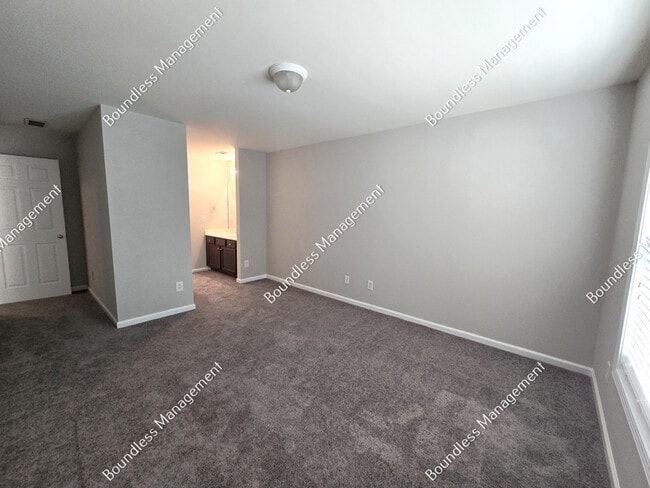 Building Photo - 2159 Somerset Pl SE