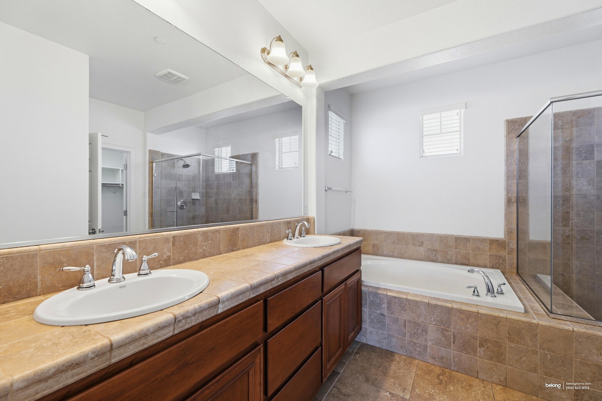 Building Photo - 2439 Lincoln Airpark Dr