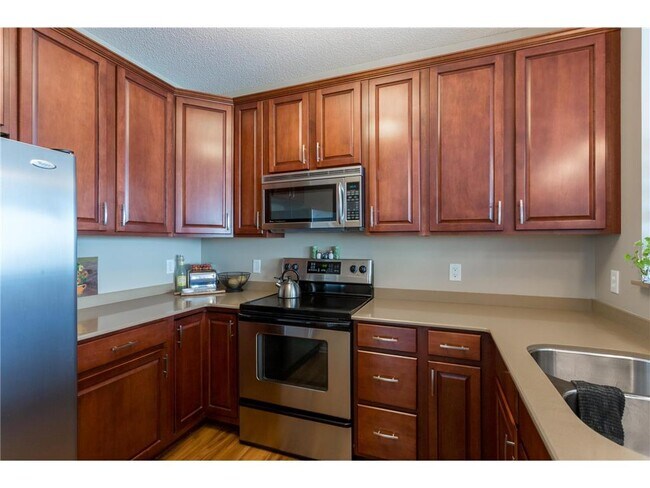 Building Photo - 545 N 1st St