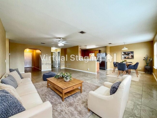 Building Photo - 318 Mitchell Dr