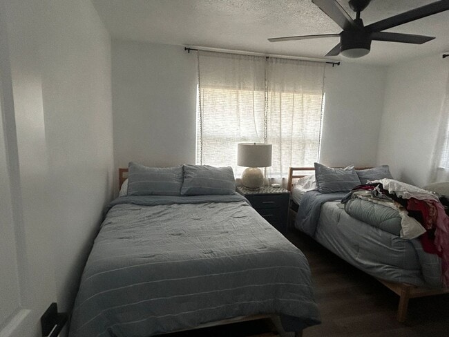 Building Photo - Cozy 2-Bedroom Home in the Heart of St. Petersburg