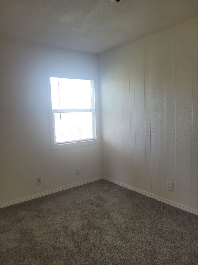 Building Photo - 107&amp;109NYost