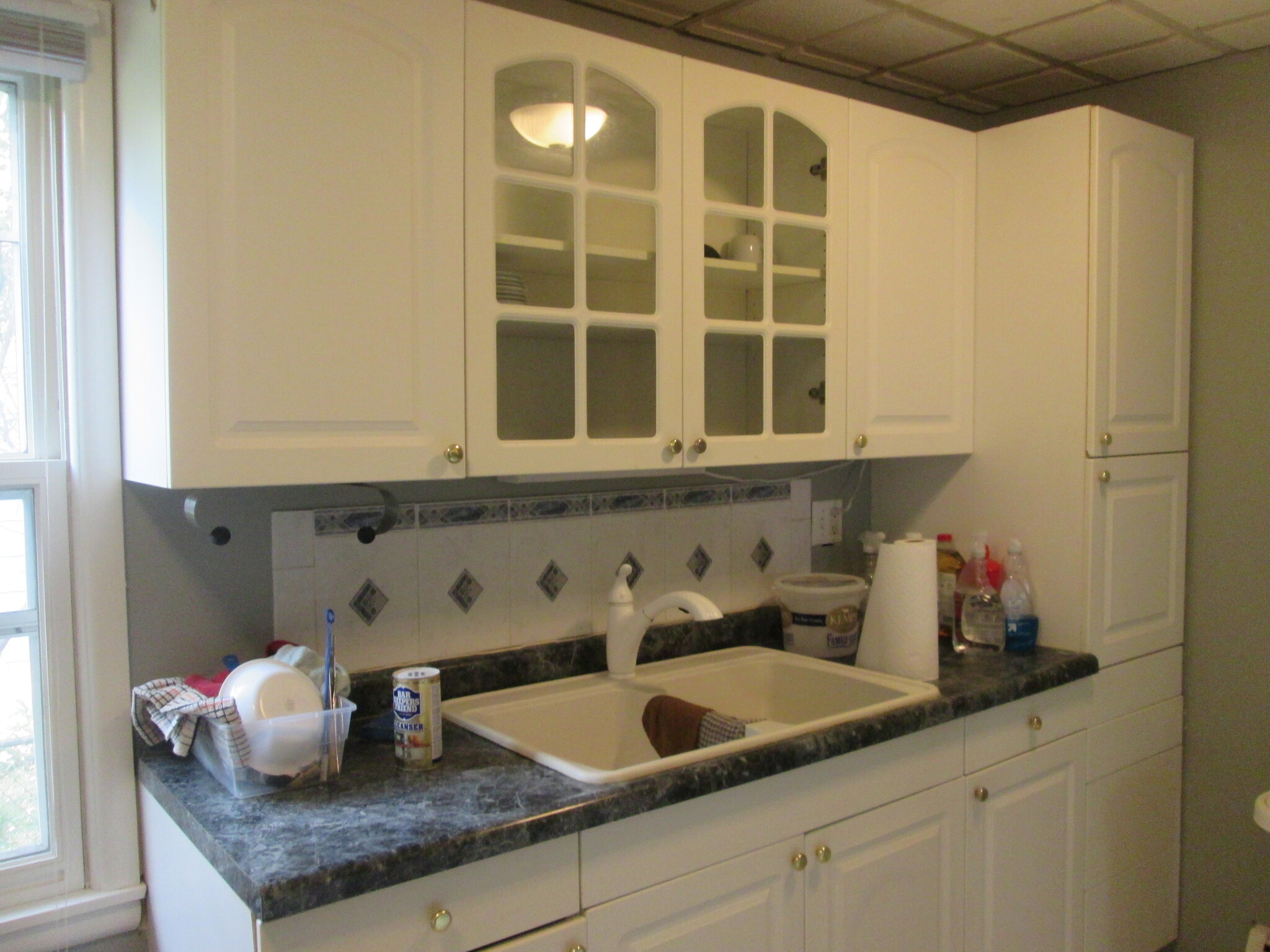 kitchen sink & cabinets - 503 N Sherman Ave